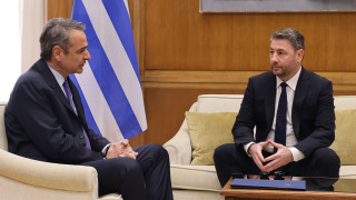 Κρυώνει η Ισπανία, φτερνίζεται η Ελλάδα: Νέα αντιπαράθεση στη σκιά της παραίτησης Σάντσεθ