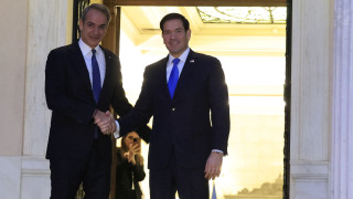 Στο Μέγαρο Μαξίμου ο Μάρκο Ρούμπιο: Το τετ α τετ με τον Κυριάκο Μητσοτάκη - Live όλες οι εξελίξεις