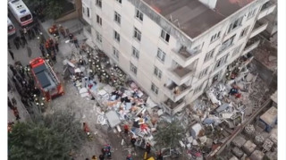 Κατάρρευση κτηρίου στην Κωνσταντινούπολη: Τρεις τραυματίες - Αναφορές για εγκλωβισμένους