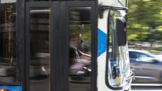 Μεσογείων: «Χειροπέδες» σε οδηγό αστικού λεωφορείου που «έκαψε» δύο κόκκινα φανάρια