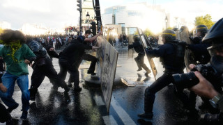 Πεδίο μάχης η Γαλλία:Πληθαίνουν οι τραυματισμοί μαθητών στις διαδηλώσεις-Γονείς μηνύουν αστυνομικούς