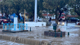 Μπουρίνι πλημμύρισε τη Μυτιλήνη - Υπερχείλισε το ποτάμι στη Σκάλα Ερεσού