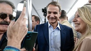 Στο δρομολόγιο της Γραμμής 1 ο Μητσοτάκης: «14 πλήρως ανακατασκευασμένοι συρμοί ΗΣΑΠ το 2027»