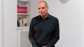 Γιάνης Βαρουφάκης: «Η ολιγαρχία χρωστάει πολλά στον Τσίπρα – Τέτοιος πατριωτισμός να μας λείπει»