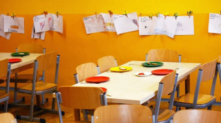 Ξεκίνησε η διανομή σχολικών γευμάτων – Μιχαηλίδου: Πρώτο μας μέλημα η ασφάλεια και η ποιότητά τους