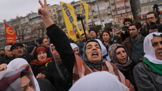 Τουρκία: Με ξύδι ξέπλυναν πλατεία μετά από συγκέντρωση Κούρδων - «Θα την πλένουμε 40 ημέρες»