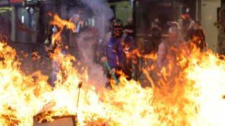 Αλβανία: Βίαιες συγκρούσεις στις φοιτητικές διαδηλώσεις - Φωτιές στο υπ. Παιδείας και τράπεζα