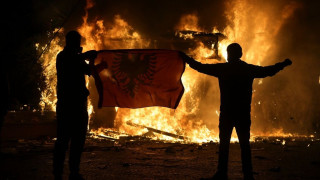 Χάος στην Αλβανία από τις διαδηλώσεις: Στόχος το γραφείο του Ράμα - Βίαιες συγκρούσεις και συλλήψεις