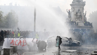 Επεισόδια στη Γαλλία: Διαδηλωτής έχασε το χέρι του από χειροβομβίδα στο Σεντ-Ετιέν
