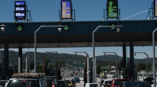 Τροχαίο στην Αττική Οδό με τραυματία: Διακοπή κυκλοφορίας - Προβλήματα στον Προαστιακό