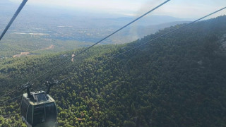 Φωτιά σε όχημα στη Λεωφόρο Πάρνηθας - Άμεση κινητοποίηση της πυροσβεστικής