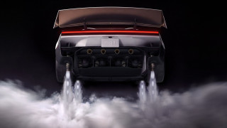 Κράτηση για το «ιπτάμενο» Tesla Roadster και στην Ελλάδα με 50.000 ευρώ