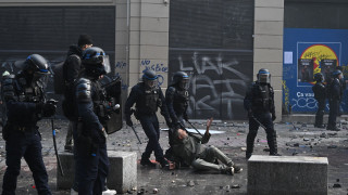 «Αποτύχαμε»: Ξεκίνησε το Υπουργικό Συμβούλιο στη Γαλλία στον απόηχο των θυελλωδών διαδηλώσεων