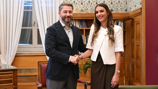 Στην ΚΟ του ΠΑΣΟΚ η βουλευτής Μυρτώ Κοροβέση - Συναντήθηκε με τον Ν. Ανδρουλάκη