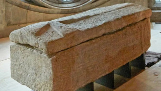 Γουέστμινστερ: Λύθηκε το μυστήριο της ρωμαϊκής σαρκοφάγου με τον μεσαιωνικό σκελετό