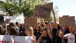 Ξεκίνησε το πανεκπαιδευτικό συλλαλητήριο: Στους δρόμους χιλιάδες νέοι - Δείτε βίντεο και εικόνες