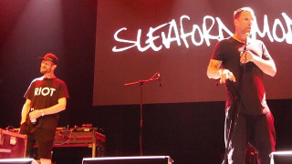 Sleaford Mods: Οργή, μινιμαλισμός και η σκοτεινή πλευρά της σύγχρονης Βρετανίας