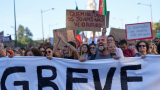 «Δεν μπορούμε να τα βγάλουμε πέρα»: «Βουλιάζουν» Ιταλία και Πορτογαλία από διαδηλωτές