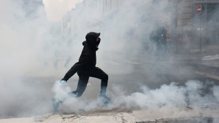 «Καζάνι που βράζει» η Γαλλία: Νέα επεισόδια με σχεδόν 1.000 προσαγωγές και δύο σοβαρά τραυματίες