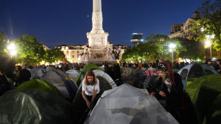 Πορτογαλία: Έφοδος αστυνομικών σε καταυλισμό διαμαρτυρίας στη Λισαβόνας