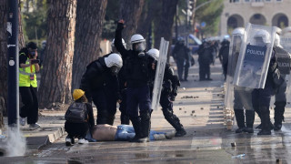Πολεμικό το κλίμα τα Τίρανα: Επιμένει στον διάλογο ο Ράμα, με νέες διαδηλώσεις απαντάνε οι φοιτητές