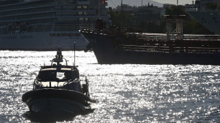 Πτώση οχήματος στο λιμάνι του Πειραιά - Ένας νεκρός, δύο εγκλωβισμένοι