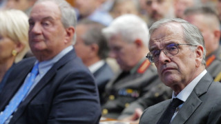 «Καρφί» Σαμαρά μετά την ομιλία Καραμανλή: «Άλλοι πρέπει να τον ακούσουν»