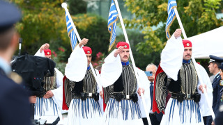 Ξεκίνησε η μεγάλη στρατιωτική παρέλαση στη Θεσσαλονίκη - Δείτε live