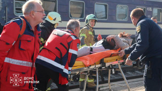Ο Ζελένσκι χαρακτήρισε «φρικτή» τη ρωσική επίθεση σε σιδηροδρομικό σταθμό - Ζητά διεθνή δράση