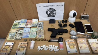 Διακινούσε κοκαΐνη στις Σπέτσες - Έδωσε 20.000 ευρώ σε αστυνομικούς για να μην τον συλλάβουν 