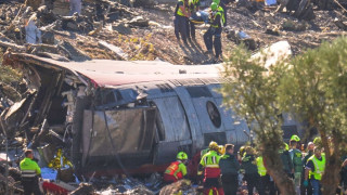 «Ξαφνικά ο χρόνος σταμάτησε»: Έλληνες περιγράφουν την τρομακτική σύγκρουση τρένων στην Ισπανία