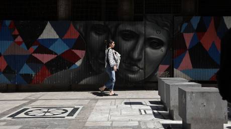 Κατώτατος μισθός: Πώς διαμορφώνονται οι αυξήσεις - Αναλυτικά παραδείγματα