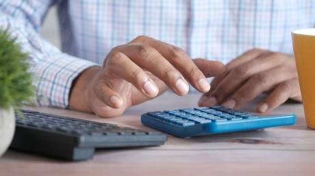 Η αύξηση των επιτοκίων «βαραίνει» τους δανειολήπτες - Ποιοι θα πληρώσουν περισσότερα
