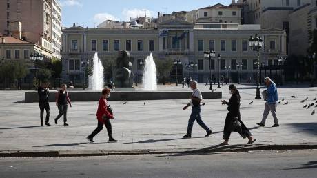Έρχεται «μποναμάς» 800 εκατ. ευρώ για οικογένειες και συνταξιούχους - Πώς θα μοιραστούν