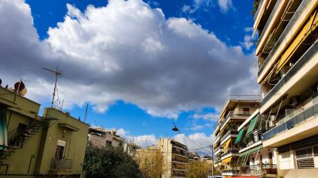 Πρόγραμμα «Μετεγκατάσταση»: Ποιοι δικαιούνται τα 10.000 ευρώ για να μετακομίσουν