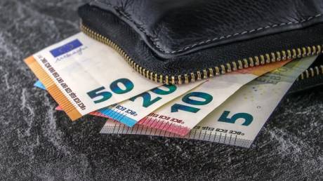 Έκτακτη οικονομική ενίσχυση: Πότε θα πληρωθούν τα 150 ευρώ για κάθε παιδί