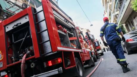 Φωτιά σε μονοκατοικία στη Ραφήνα - Κινητοποίηση της Πυροσβεστικής