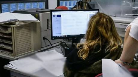 Ετήσιο όφελος έως 3.100 ευρώ - Πόσα κερδίζουν οι δημόσιοι υπάλληλοι μετά τις φοροελαφρύνσεις