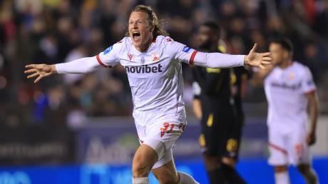 Πανσερραϊκός - ΑΕΚ 1-0: Ήττα με πέναλτι για την Ένωση - Με 10 παίκτες από το 27' οι γηπεδούχοι