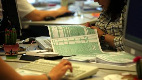 Προθεσμία έως τις 2 Μαρτίου για τα ζευγάρια που θέλουν να κάνουν ξεχωριστή φορολογική δήλωση