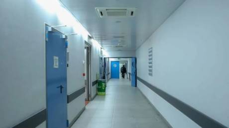 Ηράκλειο: Γυναίκα έπεσε σε λακκούβα και τραυματίστηκε σοβαρά - Έκανε 40 ράμματα