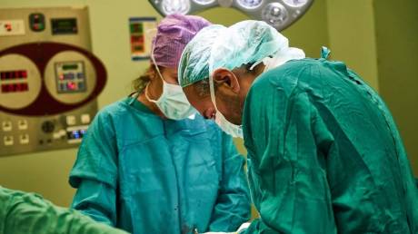 Ιταλία: Έκκληση της μητέρας στον πάπα για τον δίχρονο που κινδυνεύει μετά τη μεταμόσχευση καρδιάς