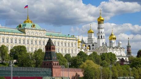 Αναληθή τα δημοσιεύματα ότι η Άσμα Άσαντ θέλει διαζύγιο λέει το Κρεμλίνο