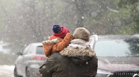 Καιρός: Πρωτοχρονιά με τσουχτερό κρύο, χαμηλές θερμοκρασίες και χιόνια σε ορεινά και ημιορεινά