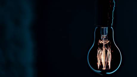 Αλλαγές στις χρεώσεις ρεύματος: Από 1/2 τίθενται σε ισχύ - Τι προβλέπει η απόφαση της ΡΑΑΕΥ