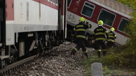 Σύγκρουση τρένων στη Σλοβακία: Αναφορές για δεκάδες τραυματίες - «Φώναζαν γιατρούς να πάνε μπροστά»