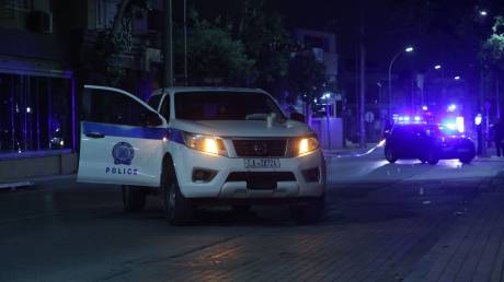 Σπατα: Ταμπουρωμένος στο σπίτι του άνδρας που νωρίτερα είχε πυροβολήσει στον αέρα