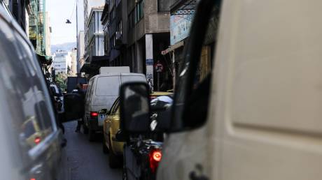 Κίνηση: Χάος στο κέντρο της Αθήνας - Μποτιλιάρισμα σε Κηφισό και Κηφισίας