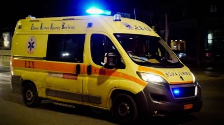 Μωρό στη Λάρισα χτύπησε το κεφάλι του στο μπάνιο – Μεταφέρθηκε με ασθενοφόρο στο νοσοκομείο