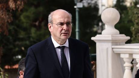 Χατζηδάκης: 40 εκατ. από Helleniq Energy και Motor Oil για τη μείωση σε αμόλυβδη και ντίζελ